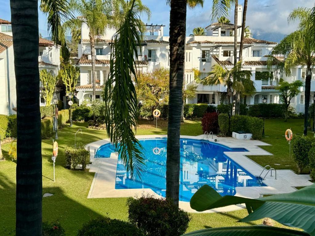 Apartamentos Naranjos Del Sol Marbella Eksteriør bilde